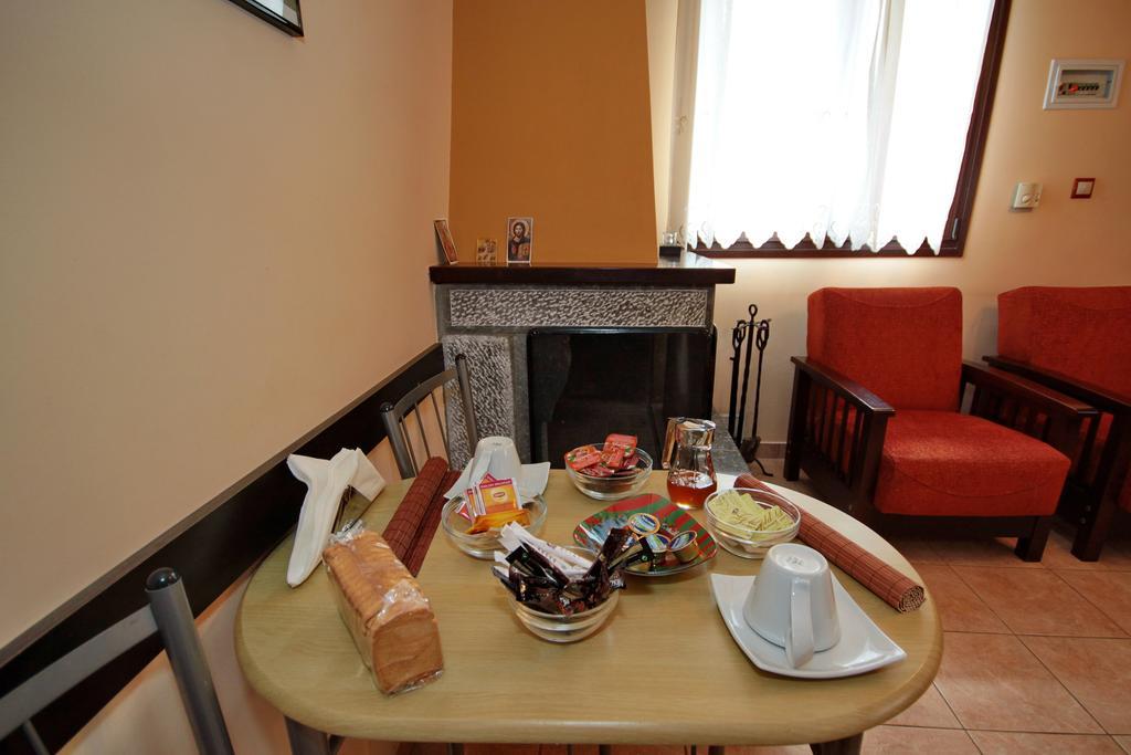 Melivoia Apartment Vitina Bagian luar foto