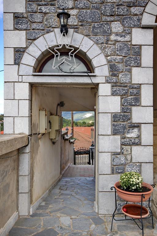 Melivoia Apartment Vitina Bagian luar foto